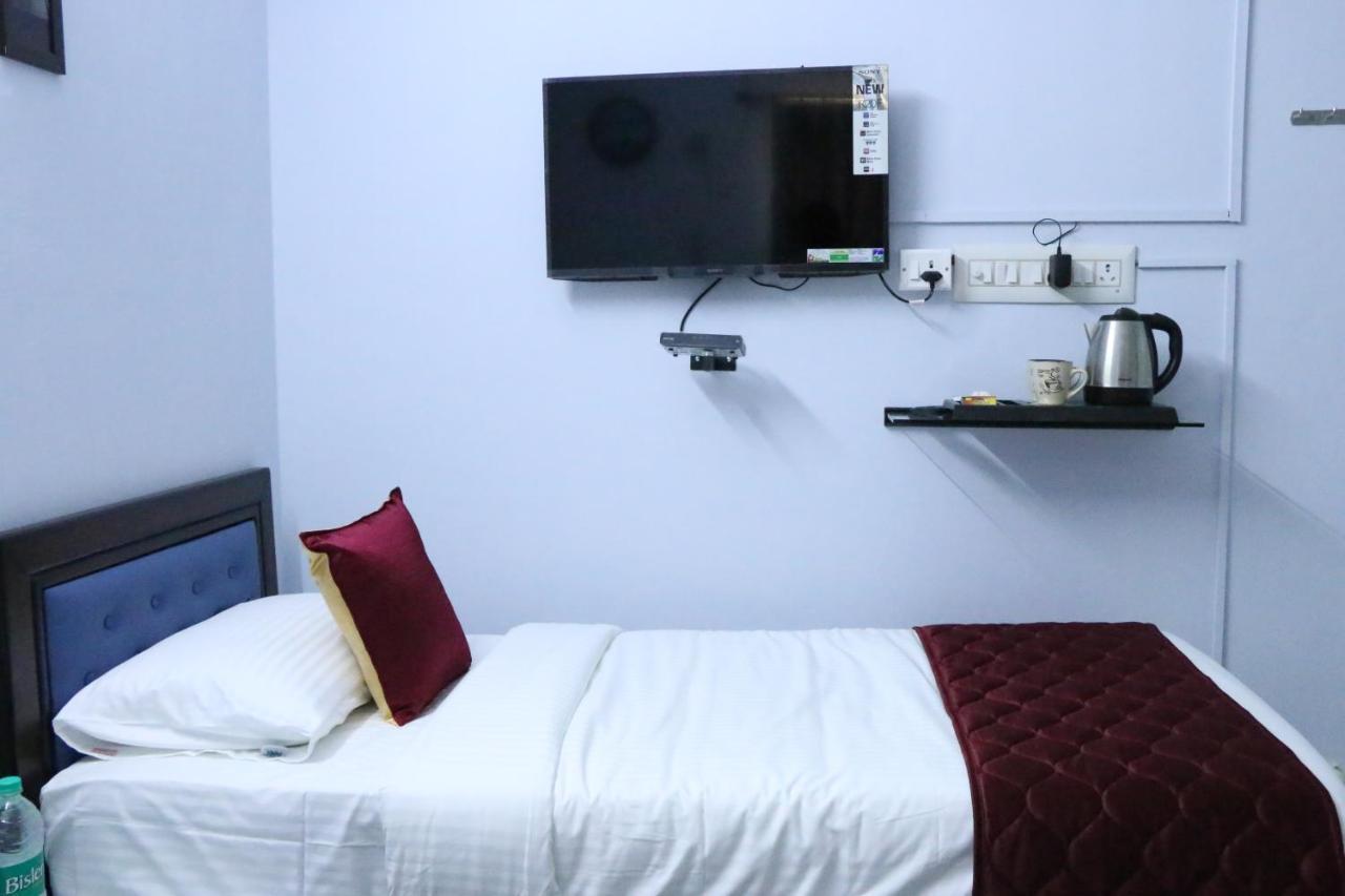 Hotel Nkc Airport شيناي المظهر الخارجي الصورة