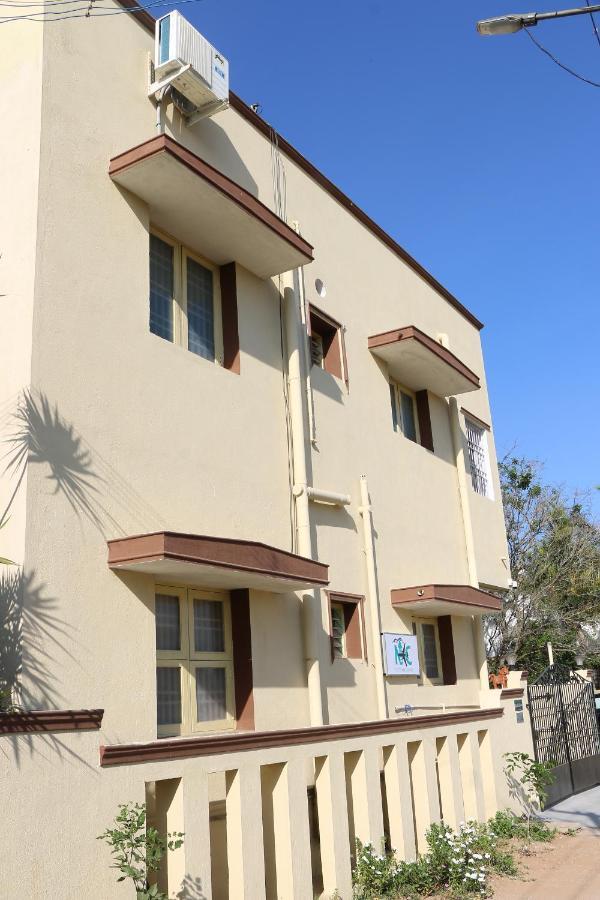 Hotel Nkc Airport شيناي المظهر الخارجي الصورة
